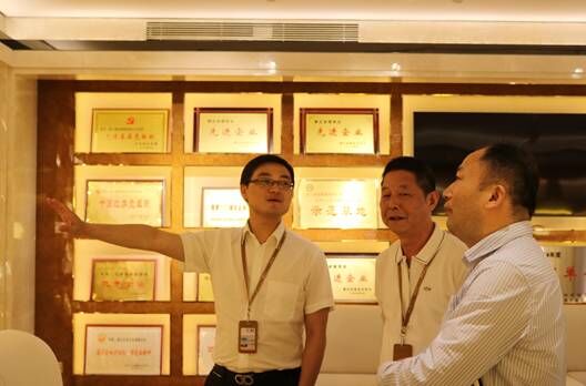 武汉建设安全管理协会到新八集团调研工作