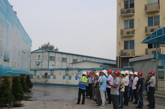 “安全生产月”系列活动之十四——协会组织会员单位到绿地636观摩学习