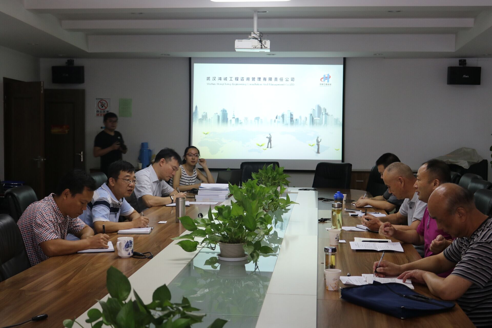武汉建设安全管理协会到四家会员单位工作调研