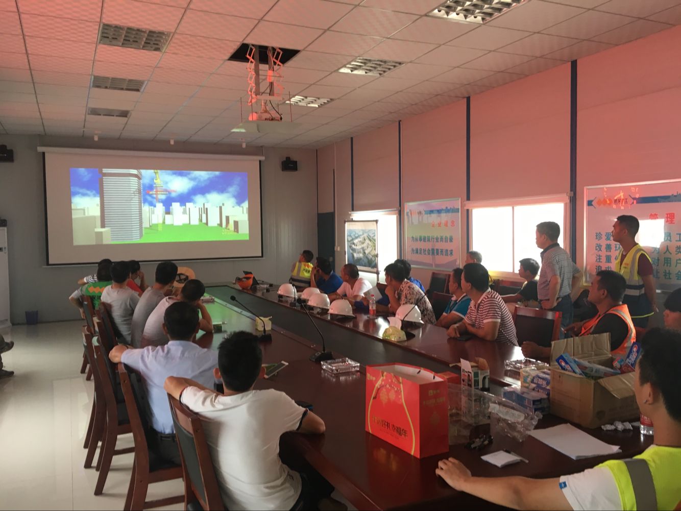 武汉建工集团在黄石医院项目开展安全教育活动