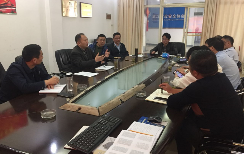 协会起重机械设备分会召开一季度工作会议