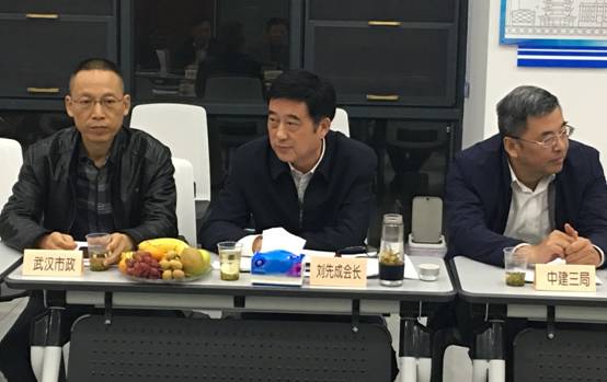 协会会长、副会长(监事长) 集体视察新办公场所