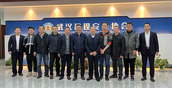 市建设工程安全监督站郭赤利副站长调研指导协会工作